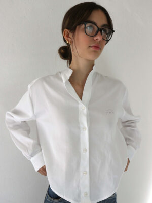 Mod.22 Camicia coreana pieghe dietro