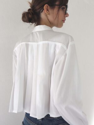 Mod.022_Camicia coreana pieghe dietro