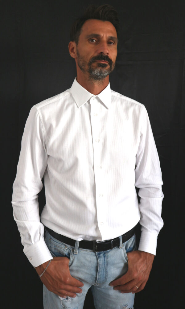 Mod.018_Camicia uomo regular fit collo italiano